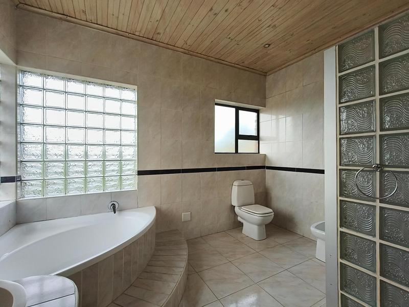 5 Bedroom Property for Sale in Oatlands North Eastern Cape